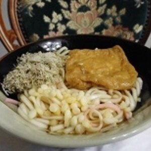 きつね、たぬき、とろろ昆布蕎麦